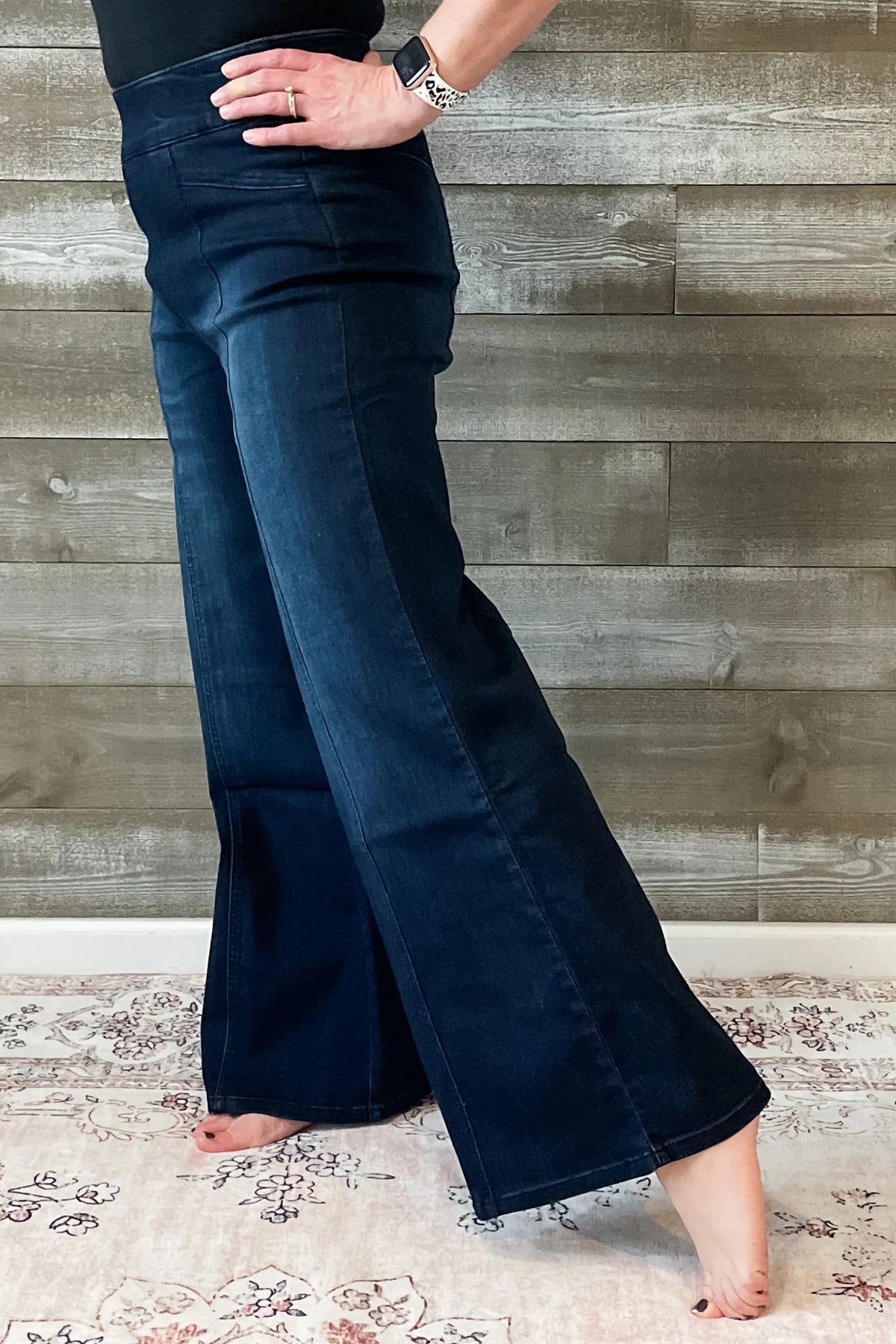 1822- PETITE 30'' MID-RISE PULL-ON WIDE LEG JEAN W/TUMMY CONTROL IN NAILA