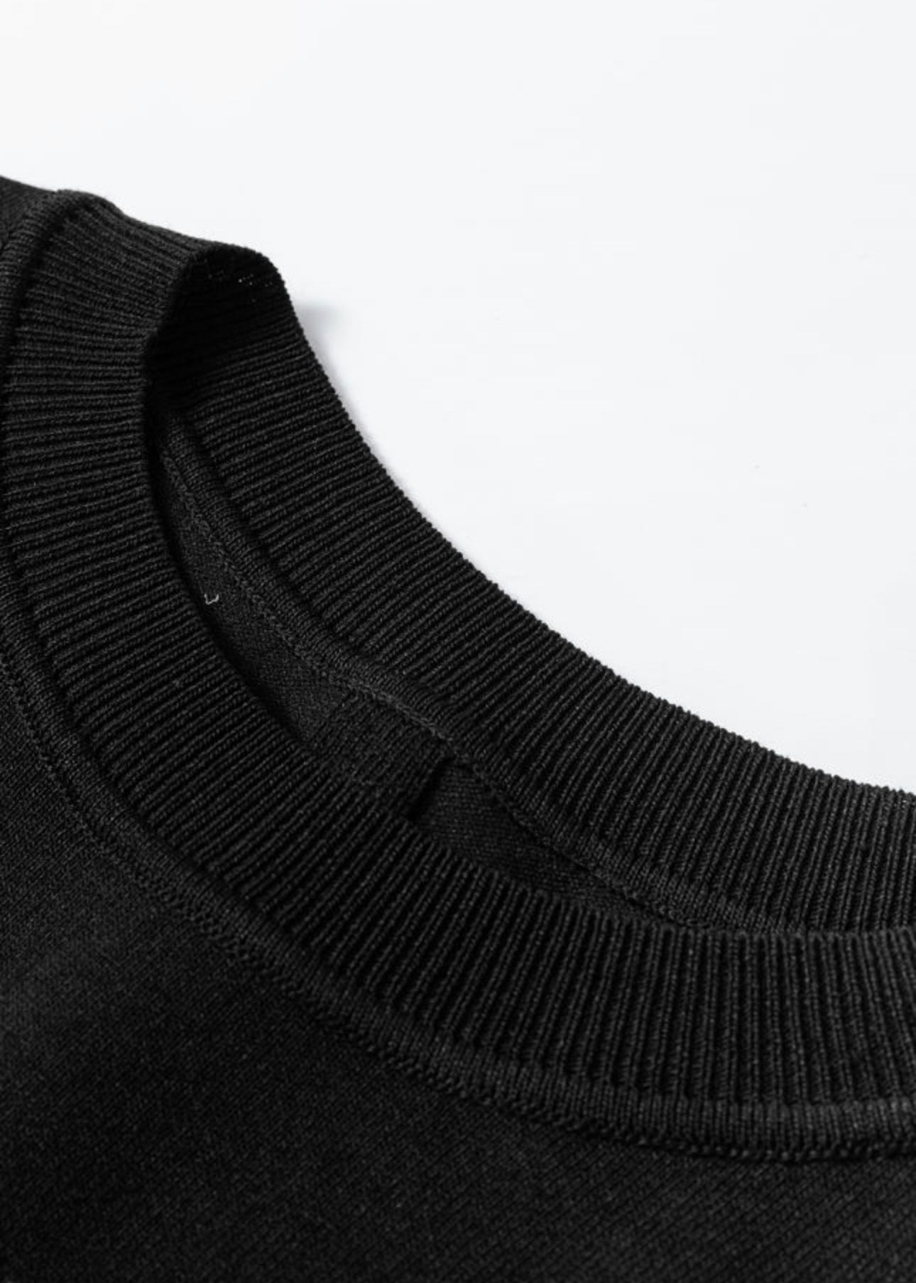 Black Solid Color Slim Fit Lightweight
Crew Neck Sweater