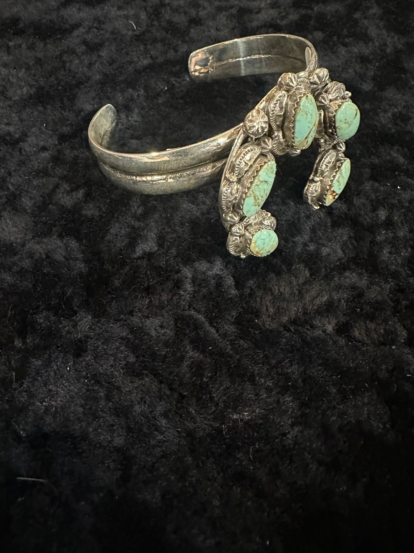 RAYMOND YAZZIE NAVAJO HANDMADE STERLING SILVER NEVADA TURQUOISE CUFF BRACELET