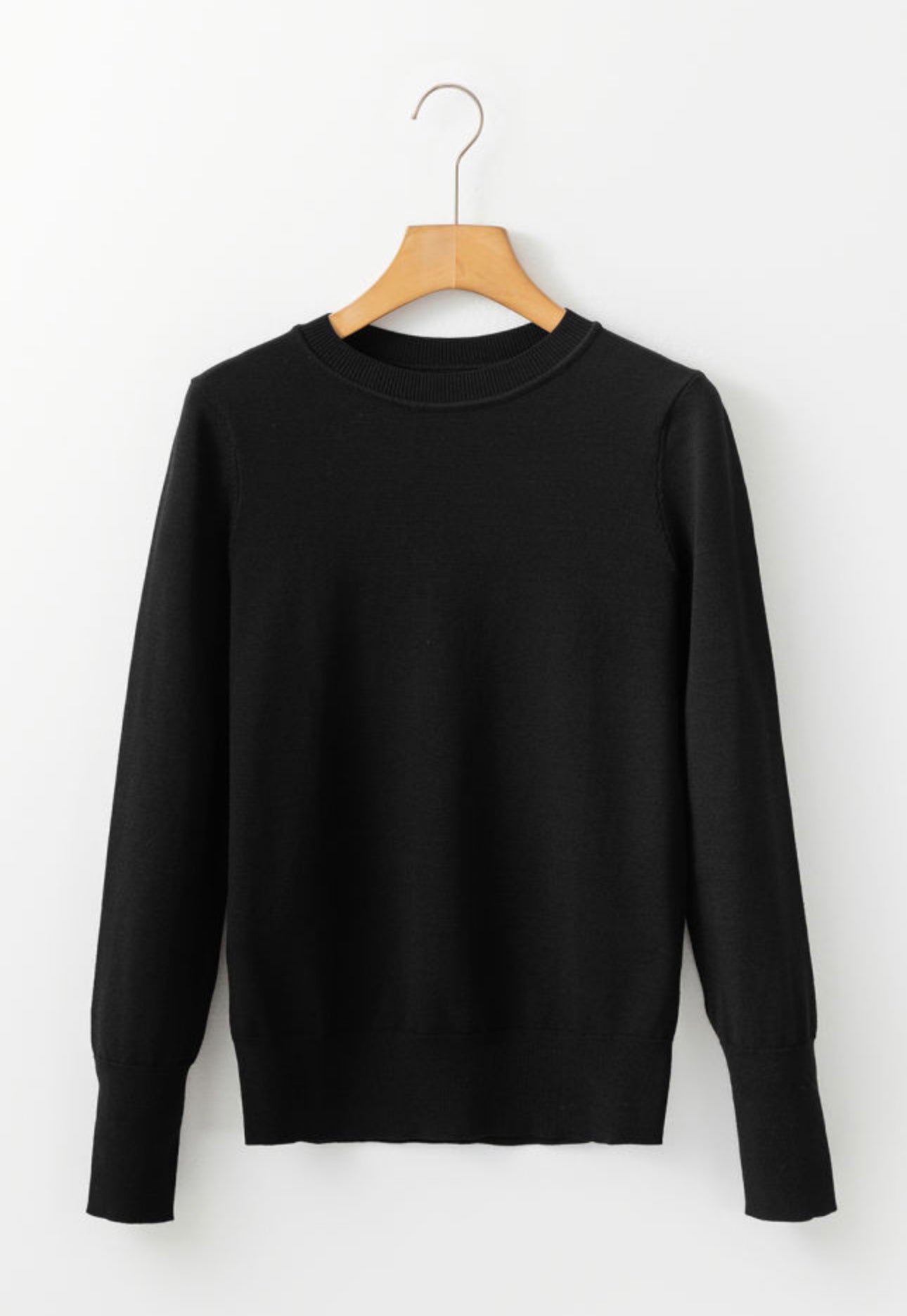 Black Solid Color Slim Fit Lightweight
Crew Neck Sweater