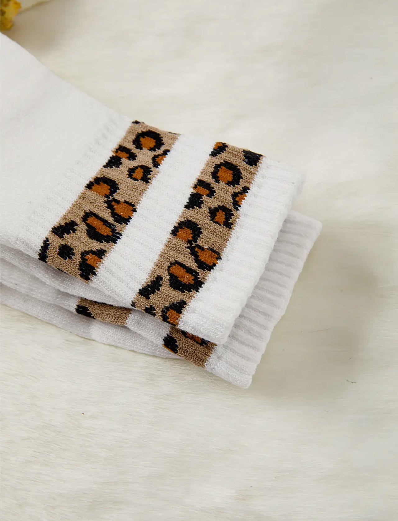 Leopard Striped Detail Ribbed Cuffs
Womens Socks