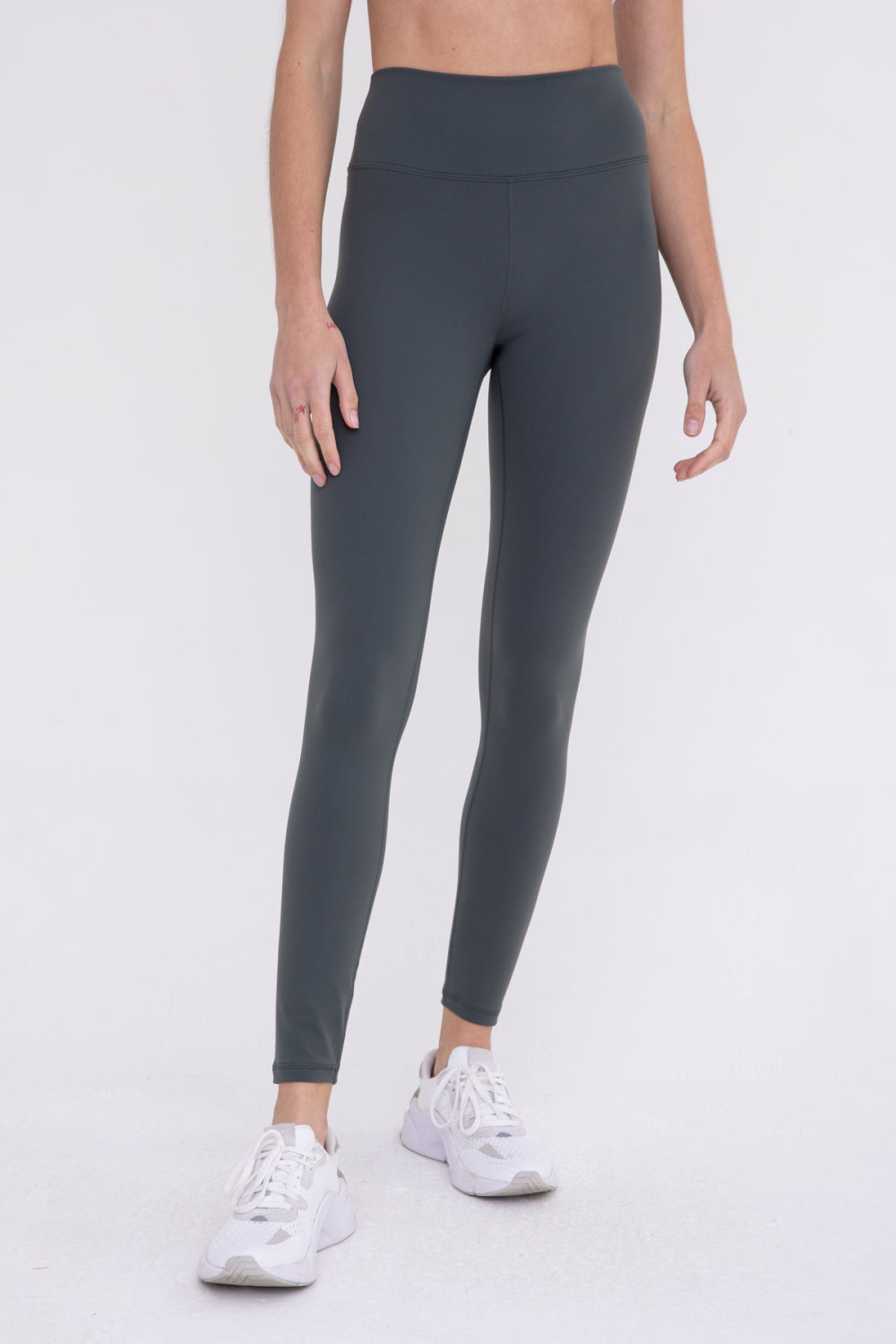 Mono B Nylon-Blend Essential Solid Leggings Pale Grey
