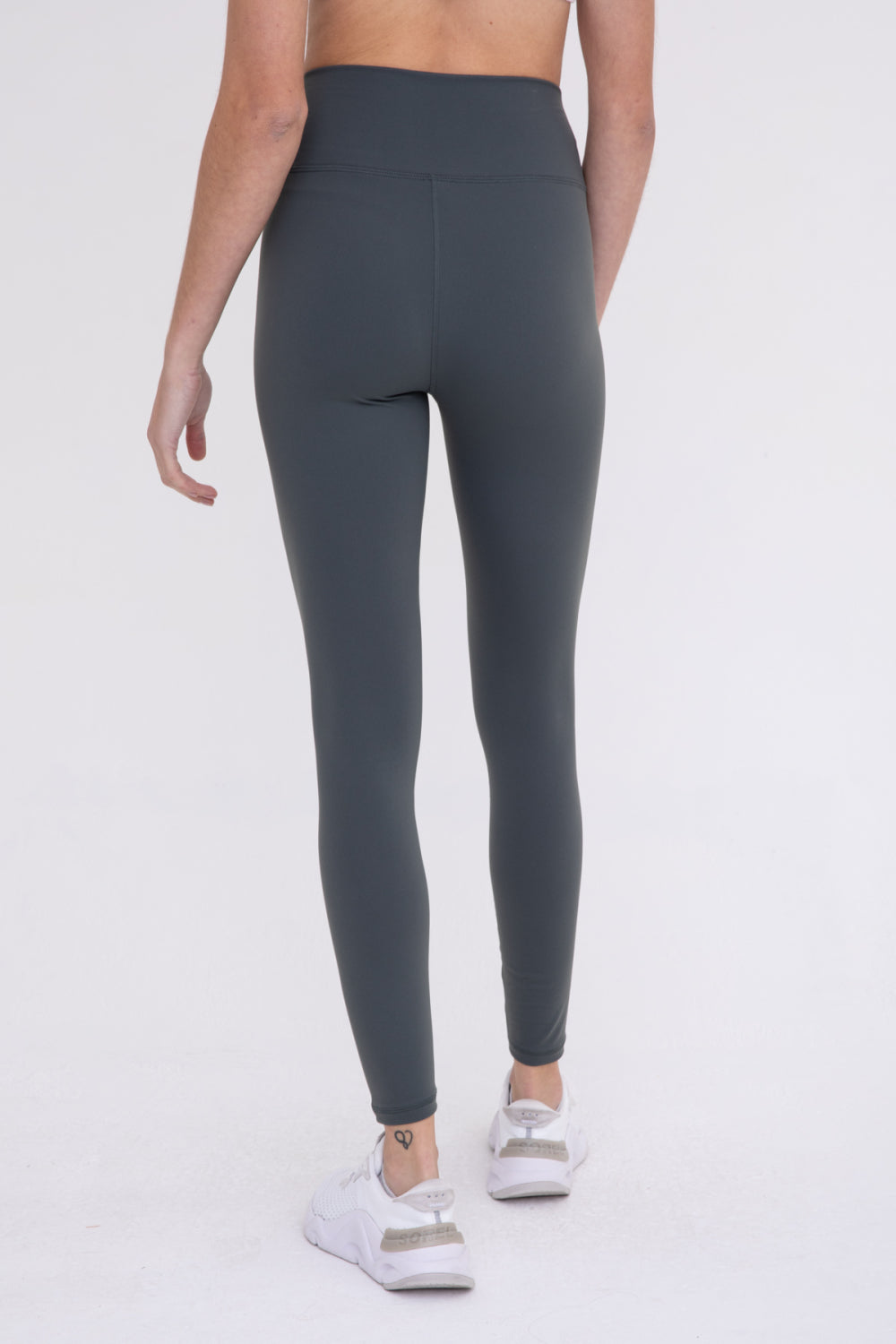 Mono B Nylon-Blend Essential Solid Leggings Pale Grey