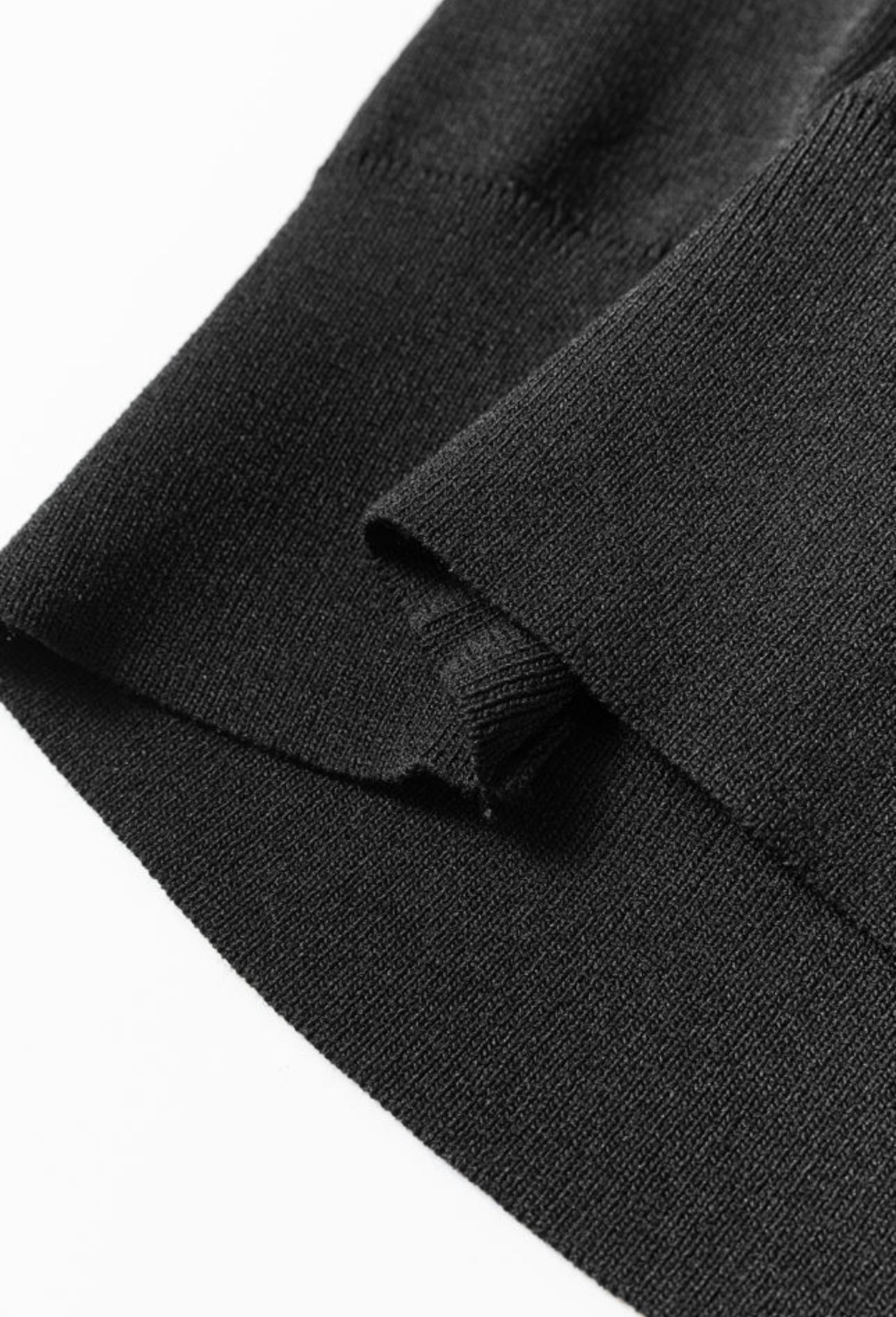 Black Solid Color Slim Fit Lightweight
Crew Neck Sweater