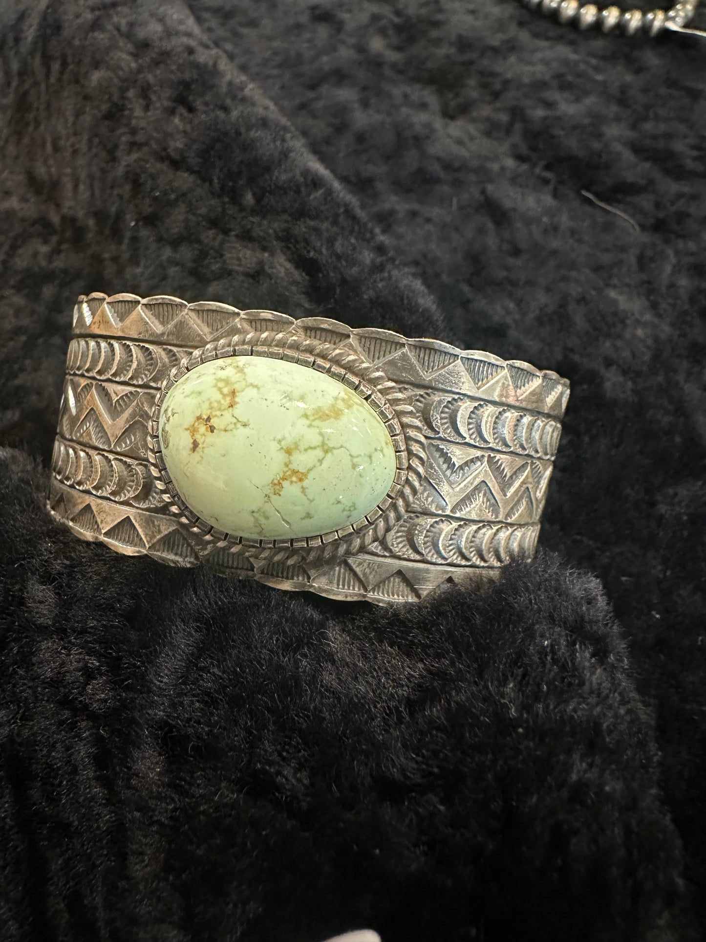 NAVAJO HANDMADE STERLING SILVER TILLIE JOHN NEVADA TURQUOISE CUFF BRACELET