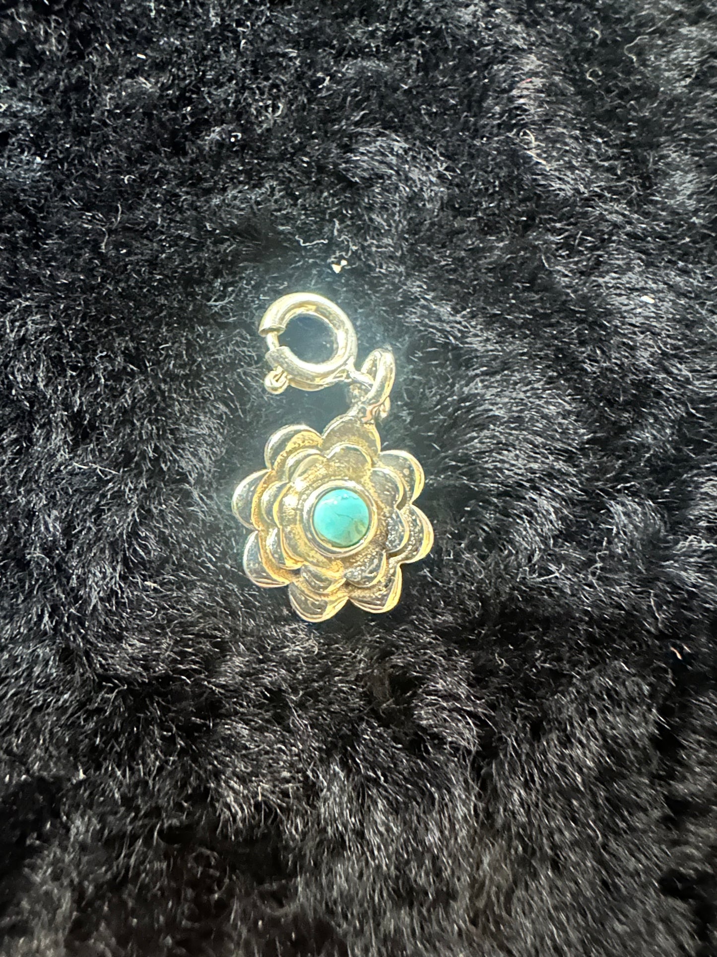 Sterling Silver Kingman Turquoise Charm Flower w/ Turquoise