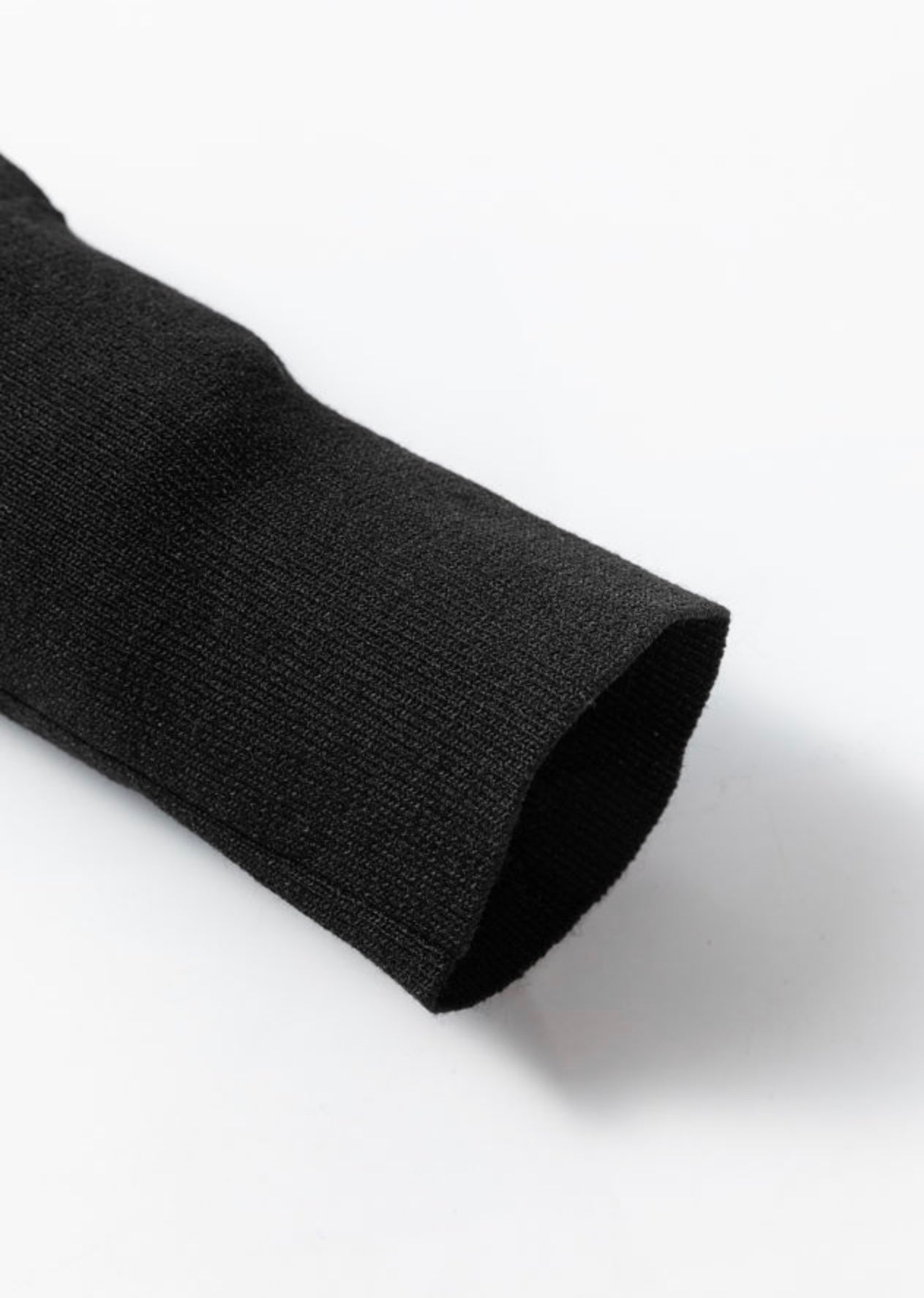 Black Solid Color Slim Fit Lightweight
Crew Neck Sweater