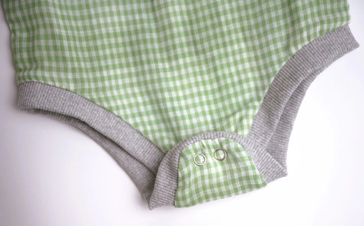 Me & Henry London Checkered HELFORD PLAID WOVEN ONESIE 12 -18 mo