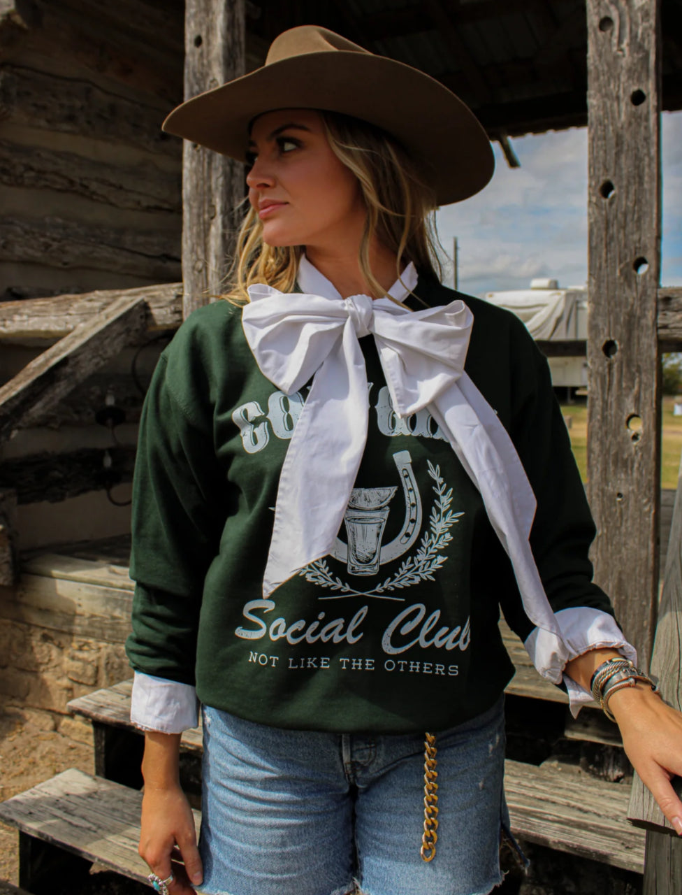 COWGIRL SOCIAL CLUB CREWNECK