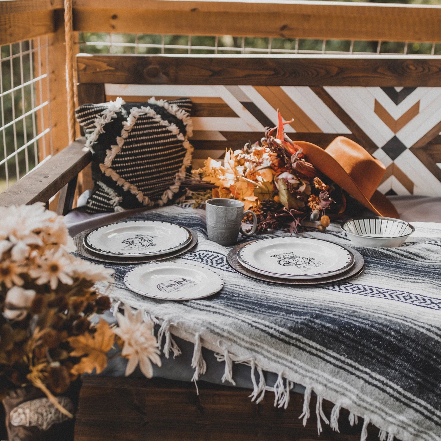 RANCH WESTERN LIFE MELAMINE 12 or 14 PIECE DINNERWARE