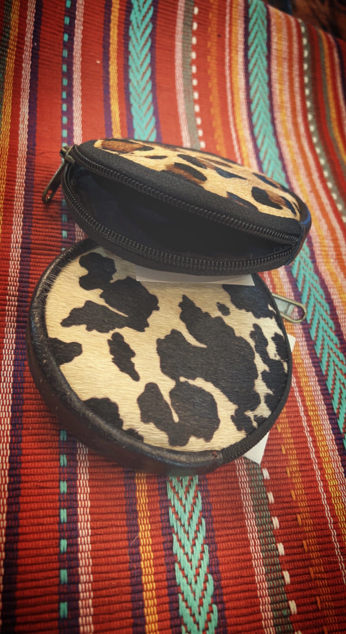 Round cowhide pouch