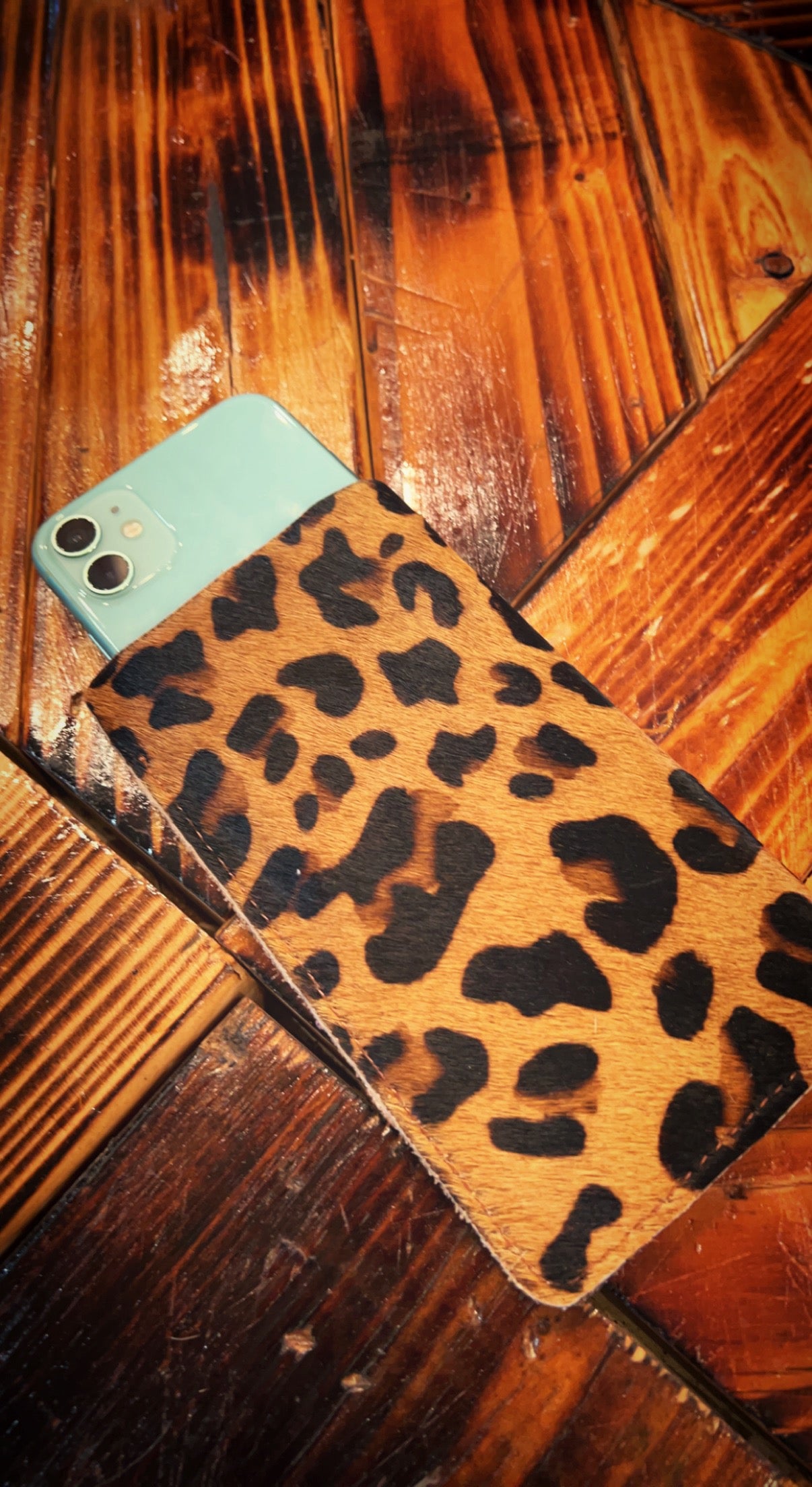 Phone / Sunglasses pocket