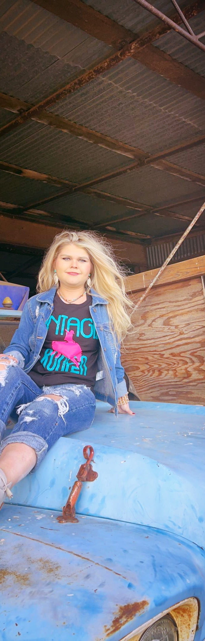 Vintage Rodeo t-shirt, pink black turquoise bronc