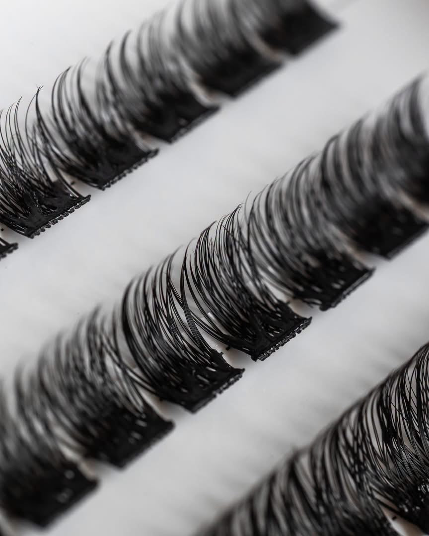 C & D Beauty Iconic Lash Kit with Tweezer and Refill Kit