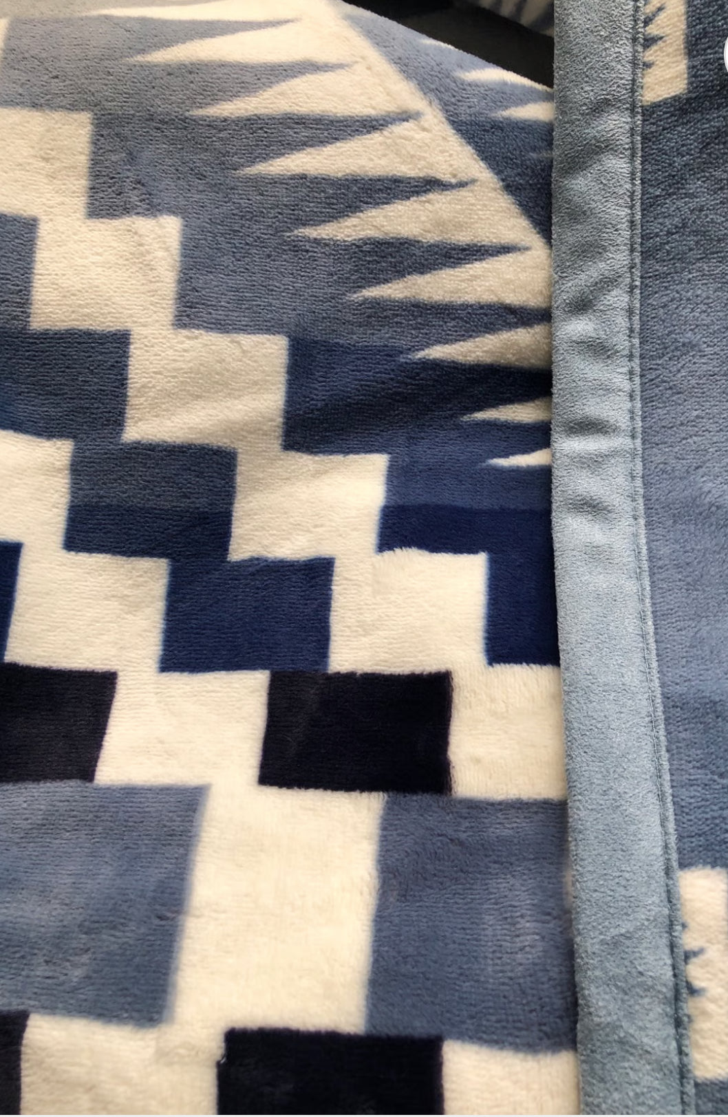 Pendleton Throw Blanket For Two Reversible Oversized Tribal Pattern 60x80 OEKO-TEX STANDARD 100