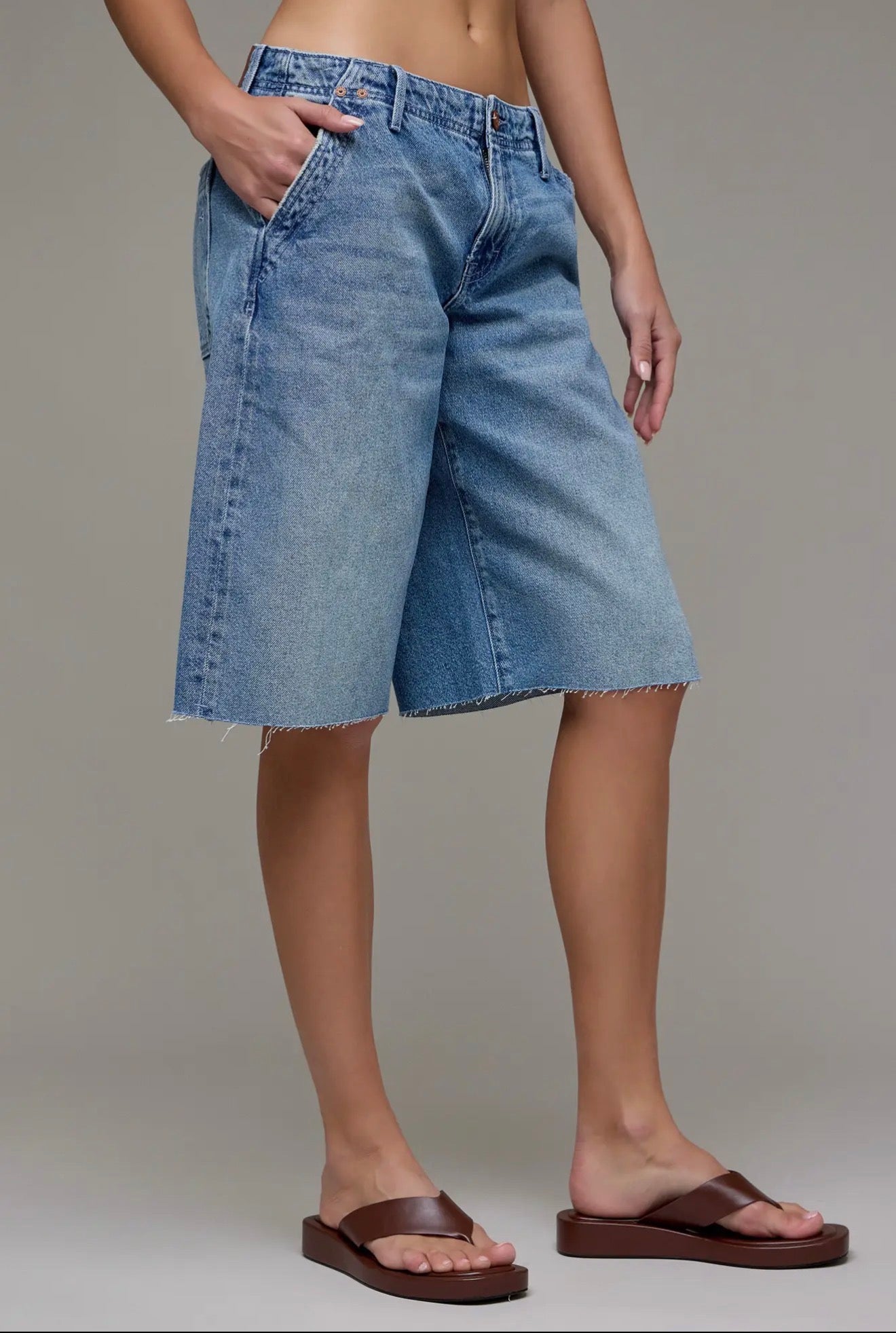 Hidddn Jeans Shorts Medium Wash Clean Classic 13 1/2" Inseam Barrel