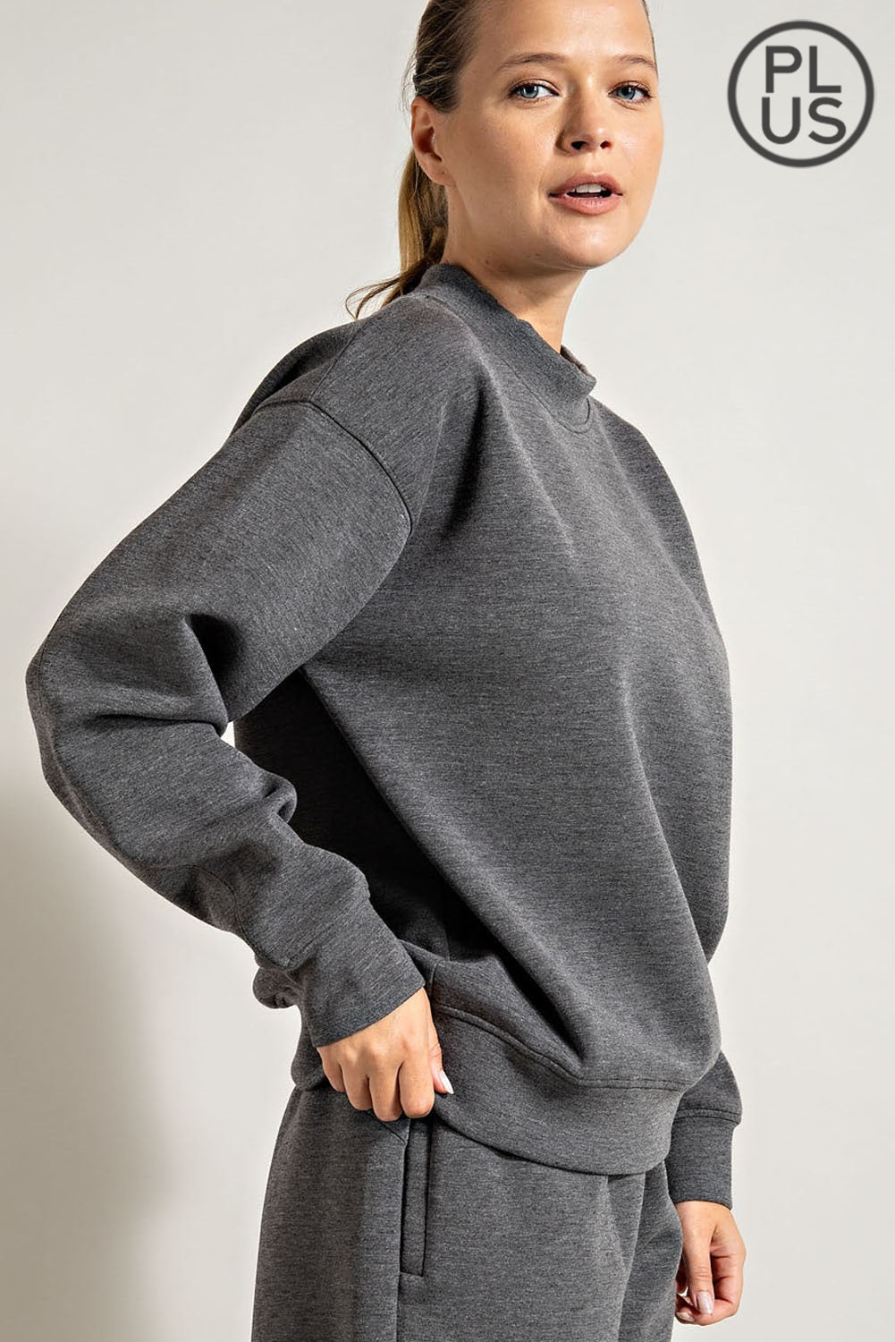 PLUS SIZE CREW NECKLINE LONG SLEEVES SWEATSHIRT