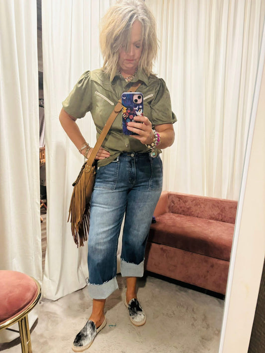 Lovervet- High Rise Crop Utility Pocket
Straight Jeans