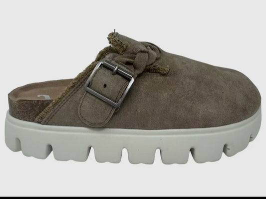 Cali Very G's Women Slip On Fun Platform Mule