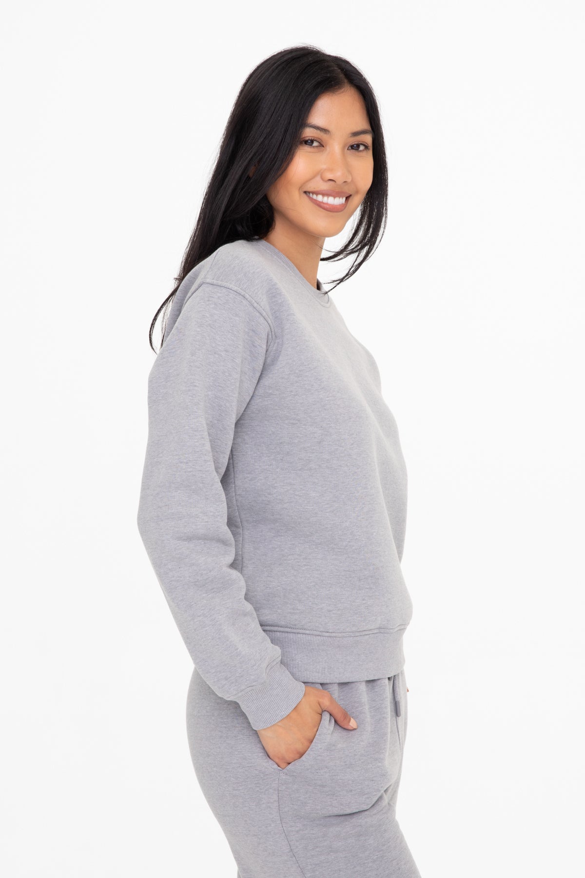 CLASSIC FIT FLEECE SWEATSHIRT