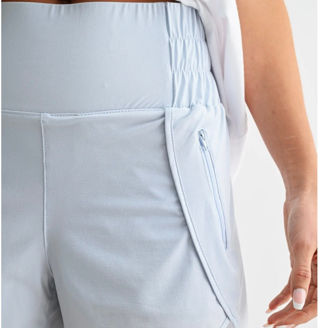 Mono B Contour Scallop Active Shorts