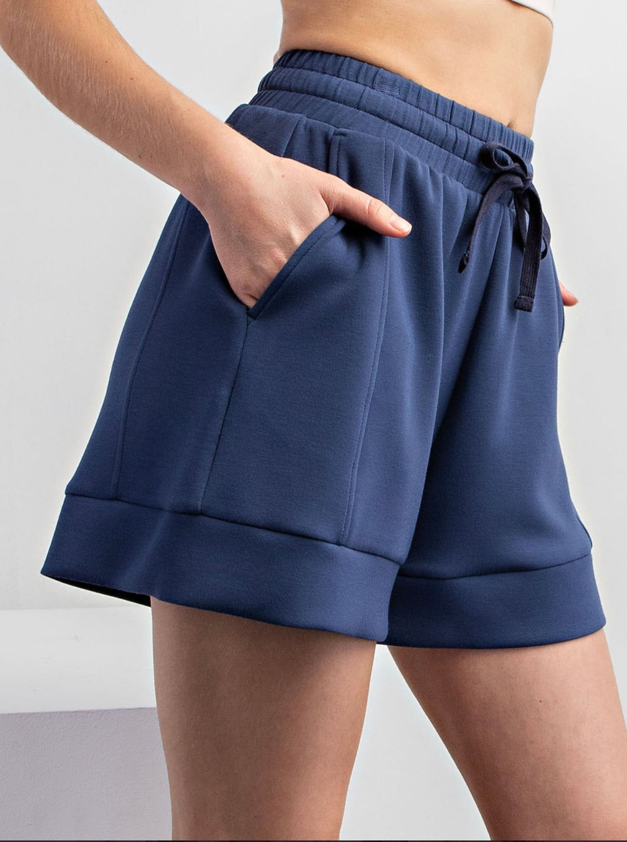 MODAL POLY SPAN SCUBA PLEAT CASUAL SHORT