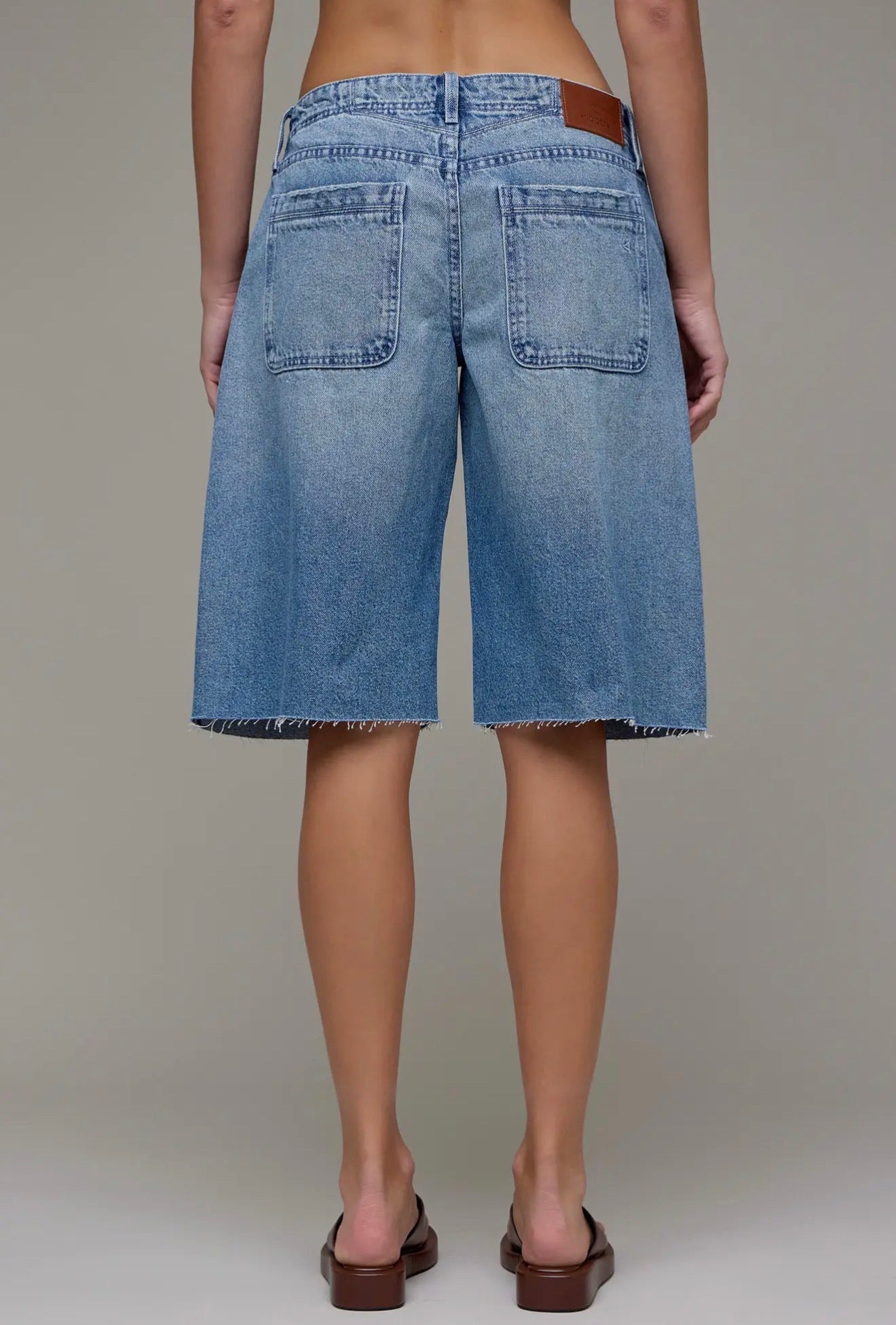 Hidddn Jeans Shorts Medium Wash Clean Classic 13 1/2" Inseam Barrel