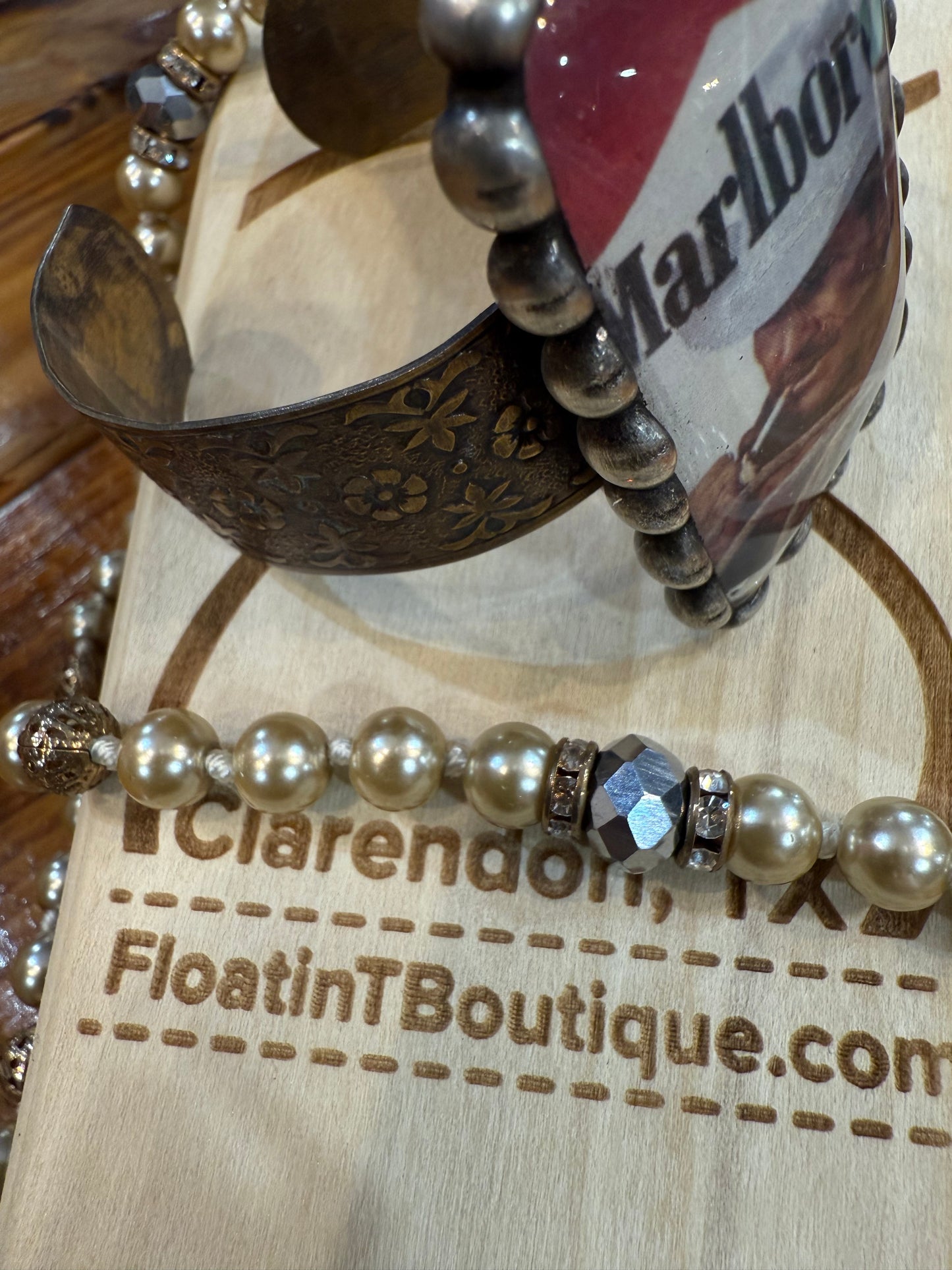 REMARKABLE Marlboro Epoxy Heavy High End Cuff Bracelet Art by Amy