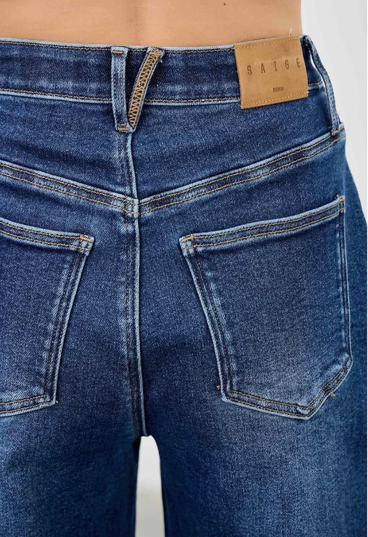 Saige High Rise Low Curve Crop Barrel Jeans