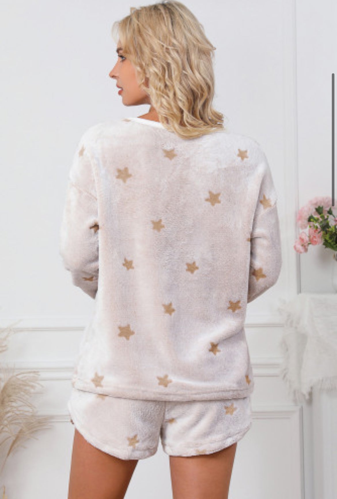 White Plush Star Pattern Long Sleeve Pullover and Shorts Lounge Set