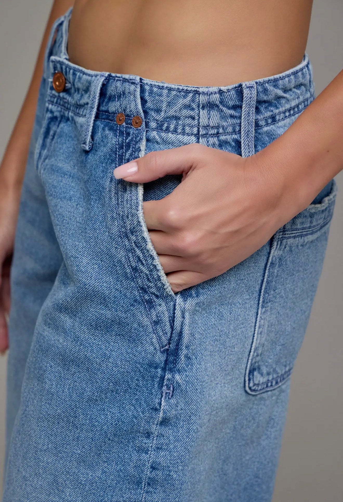 Hidddn Jeans Shorts Medium Wash Clean Classic 13 1/2" Inseam Barrel