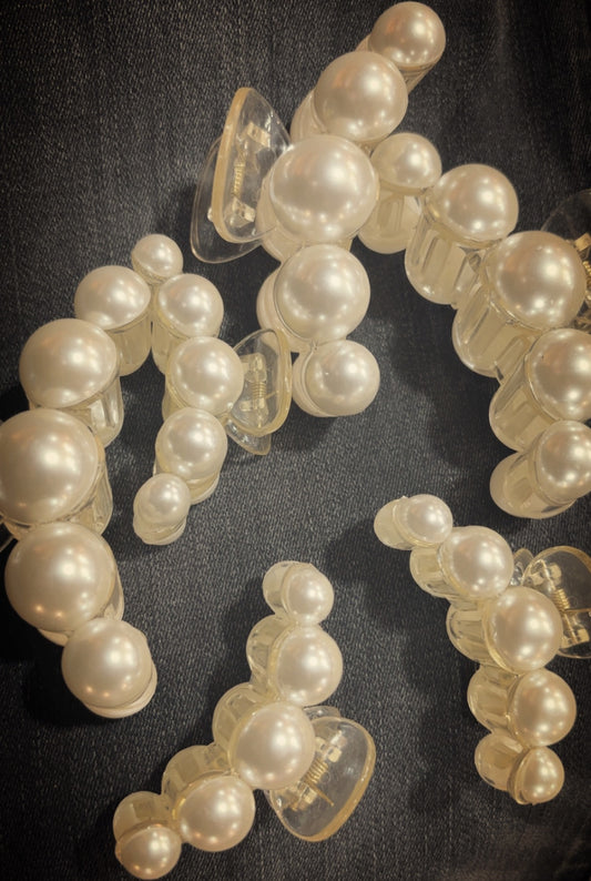 Pearl hair clips