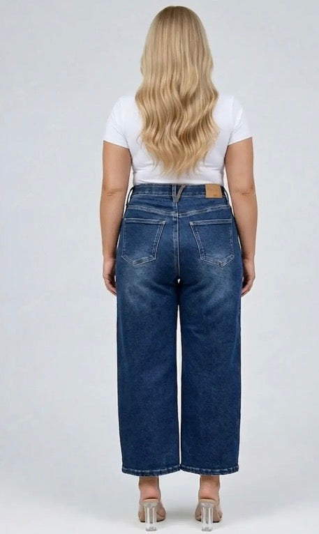 Saige High Rise Low Curve Crop Barrel Jeans
