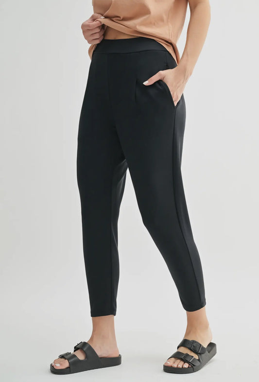 MONO B LAGUNA PLEATED SCUBA 7/8 TAILORED PANT