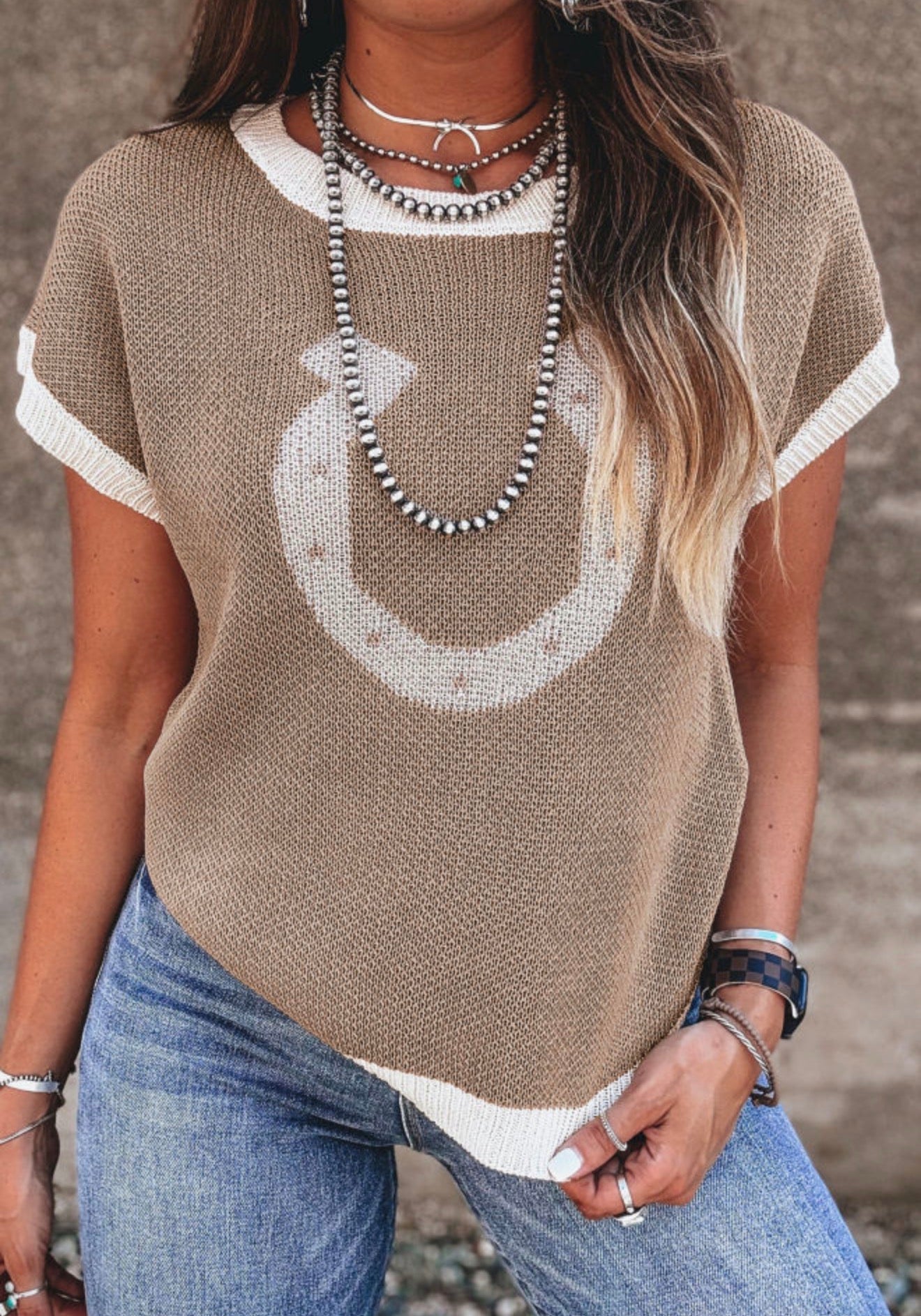 Horse Shoe Pattern Contrast Trim Short Sleeve Sweater