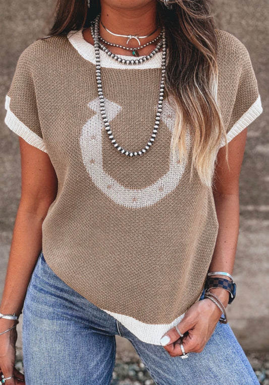 Horse Shoe Pattern Contrast Trim Short Sleeve Sweater