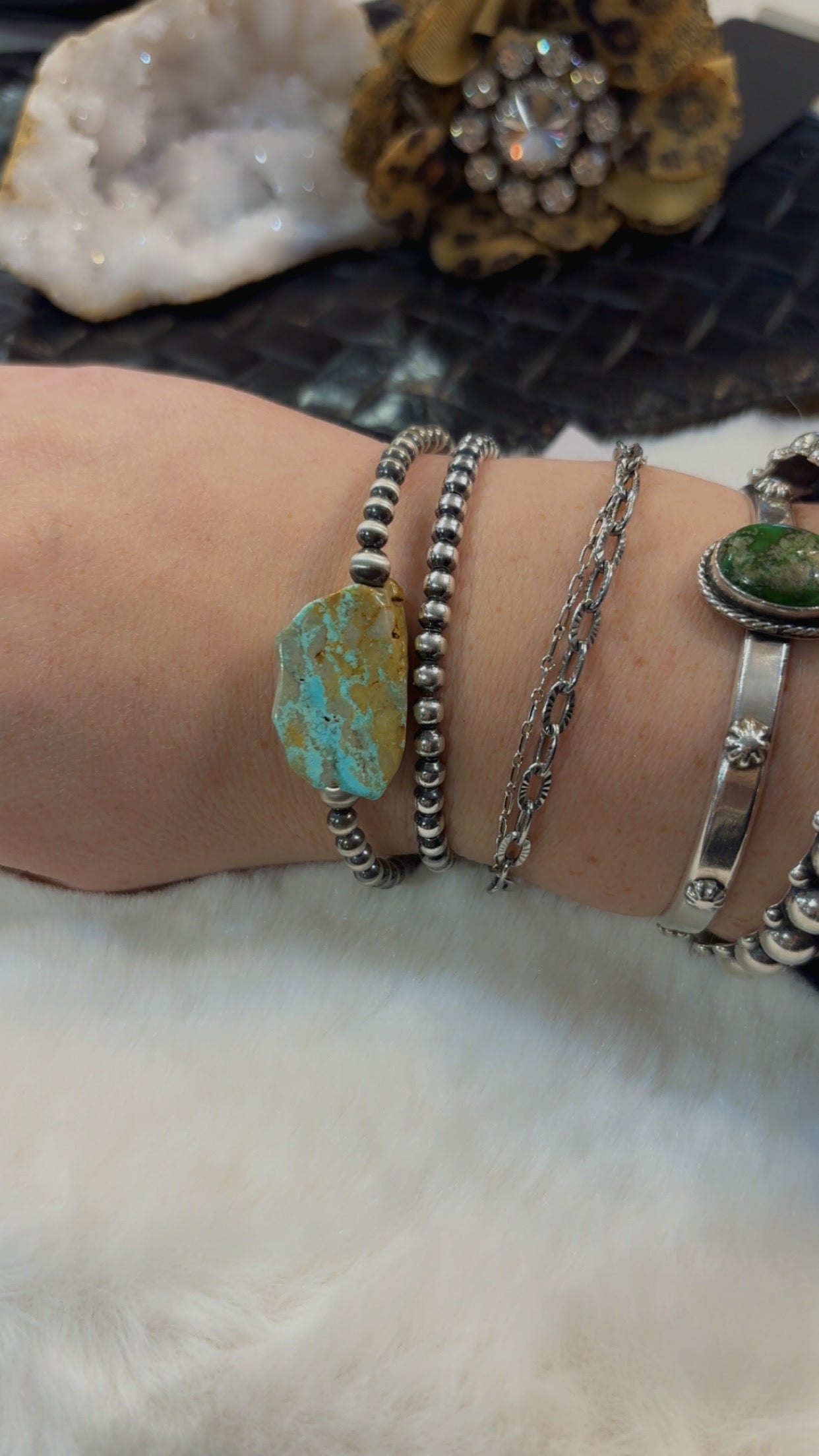 7.5” Sterling Silver HandStrung Kingman Single Flat StoneTurquoise Bead Stretch Bracelet