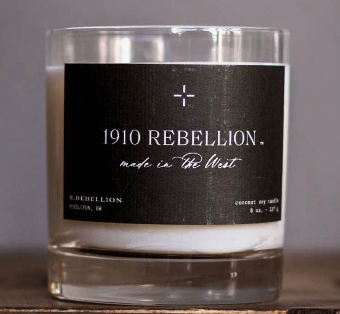 1910 Candle 8 oz.