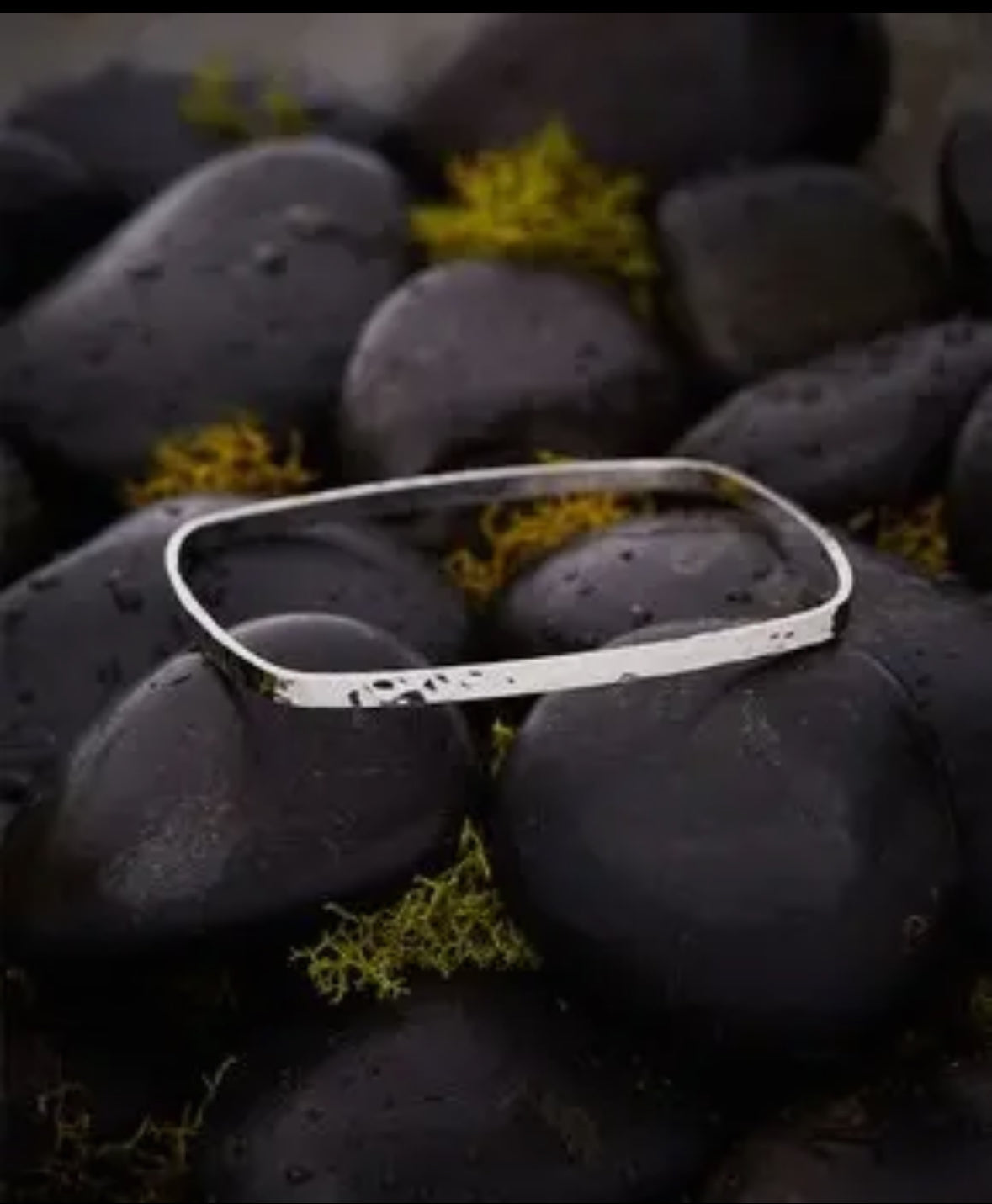 Sterling Silver Textured
Square Bangle