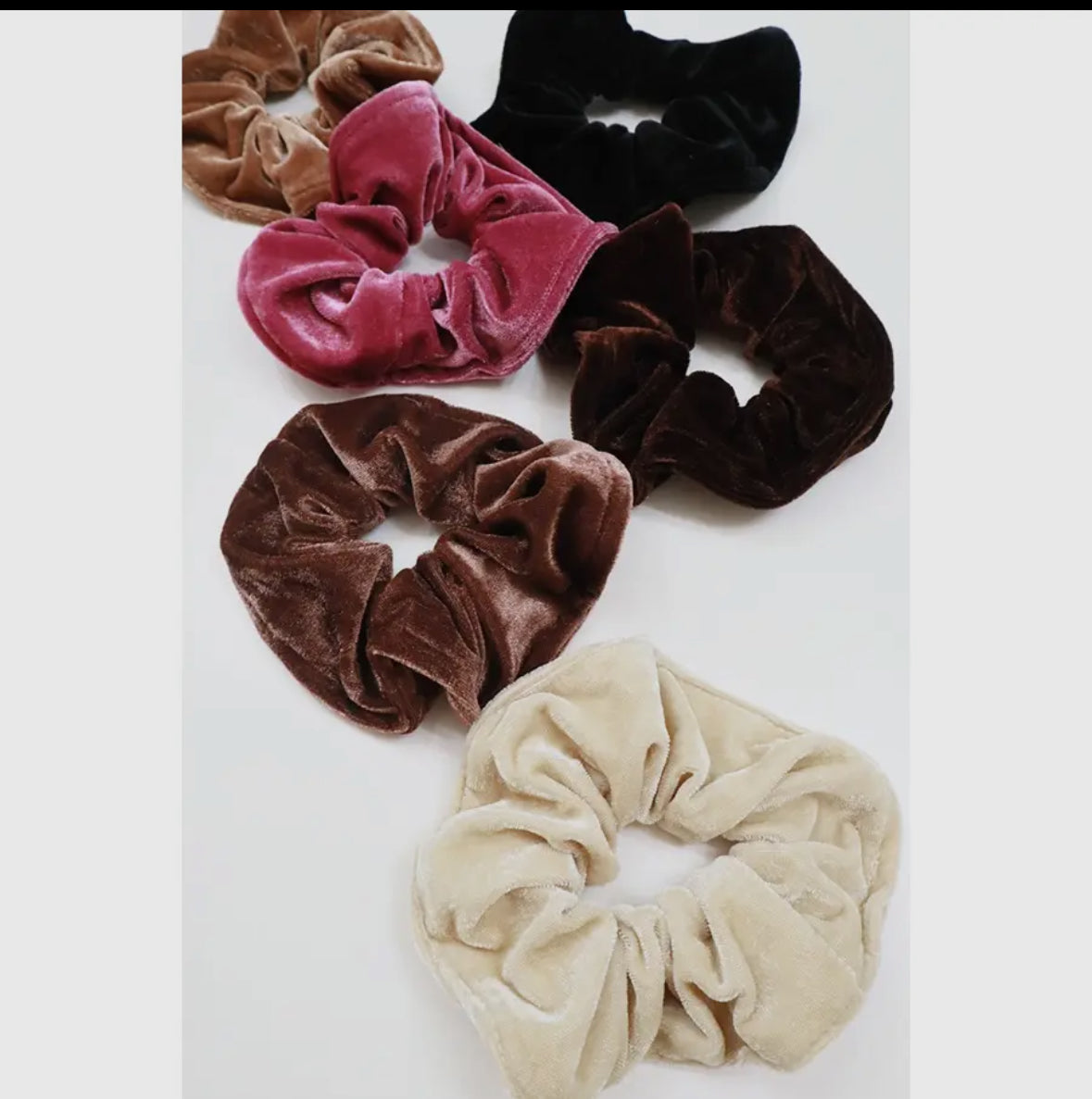 Premium Quality Large Soft
Tone Velvet Scrunchie