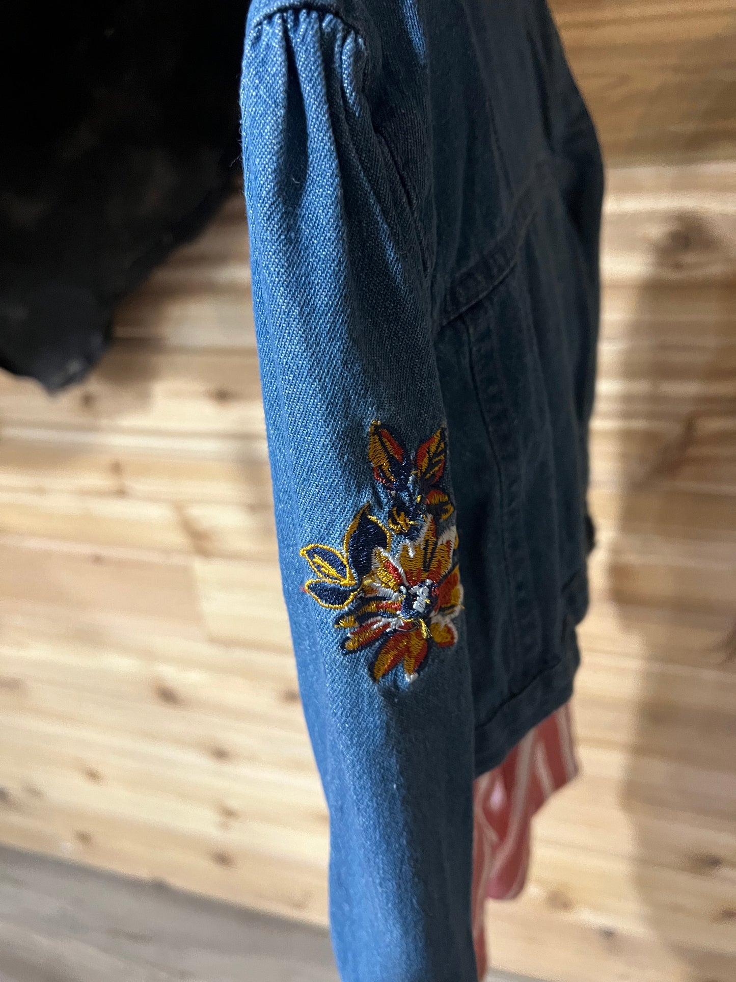 Denim embroidered flower jacket