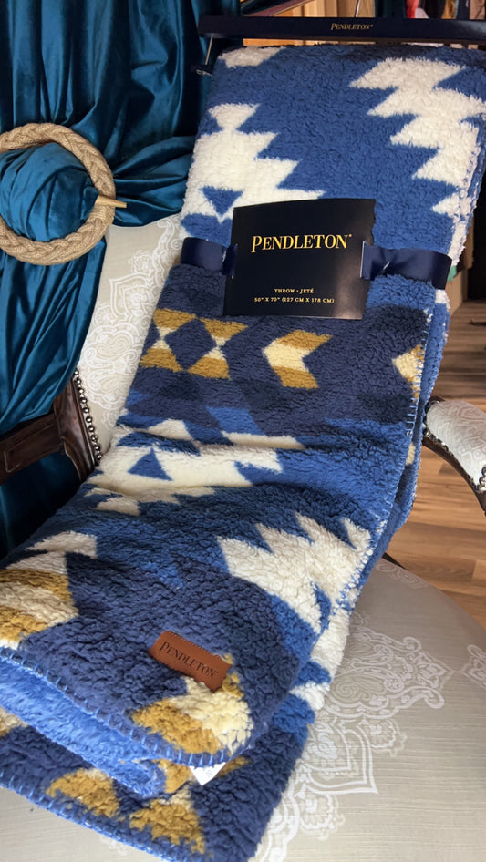 Pendleton Icon Sherpa Throw Blanket - 50x70”