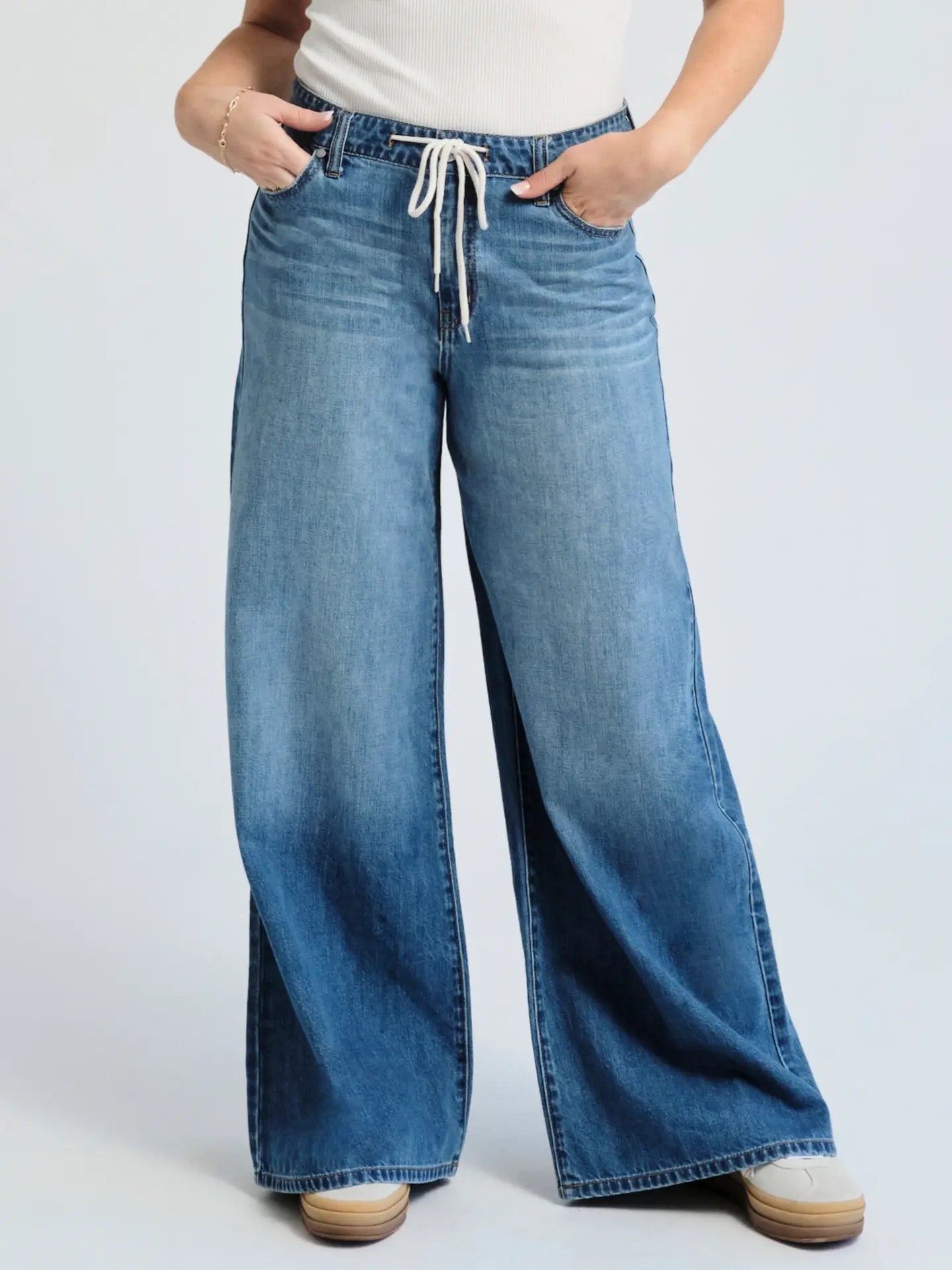 32” Baggy Wide Leg Jean W Drawstring in Yonkers