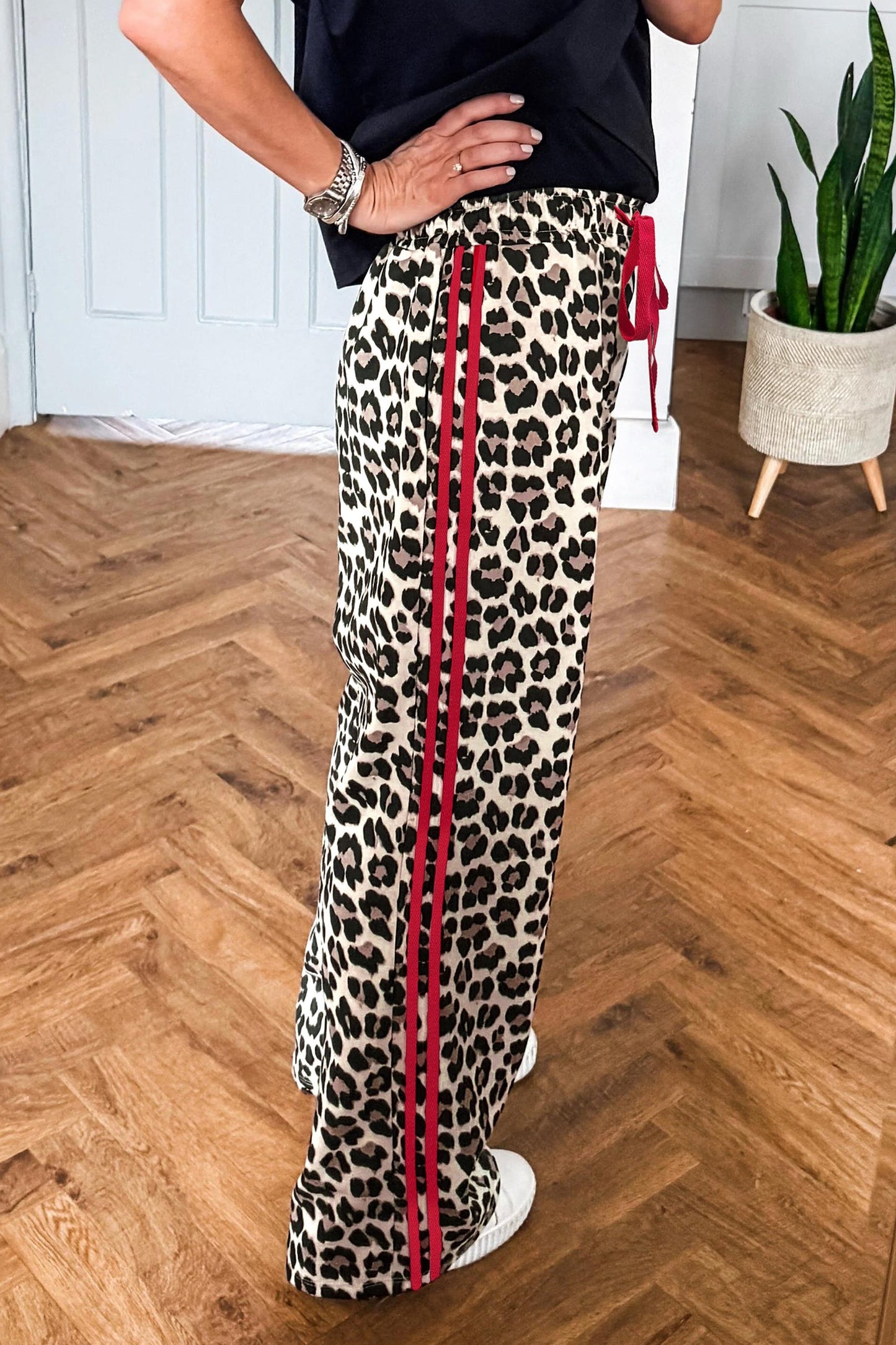 Red Contrast Detail Tie Waist Leopard Print Casual Pants
