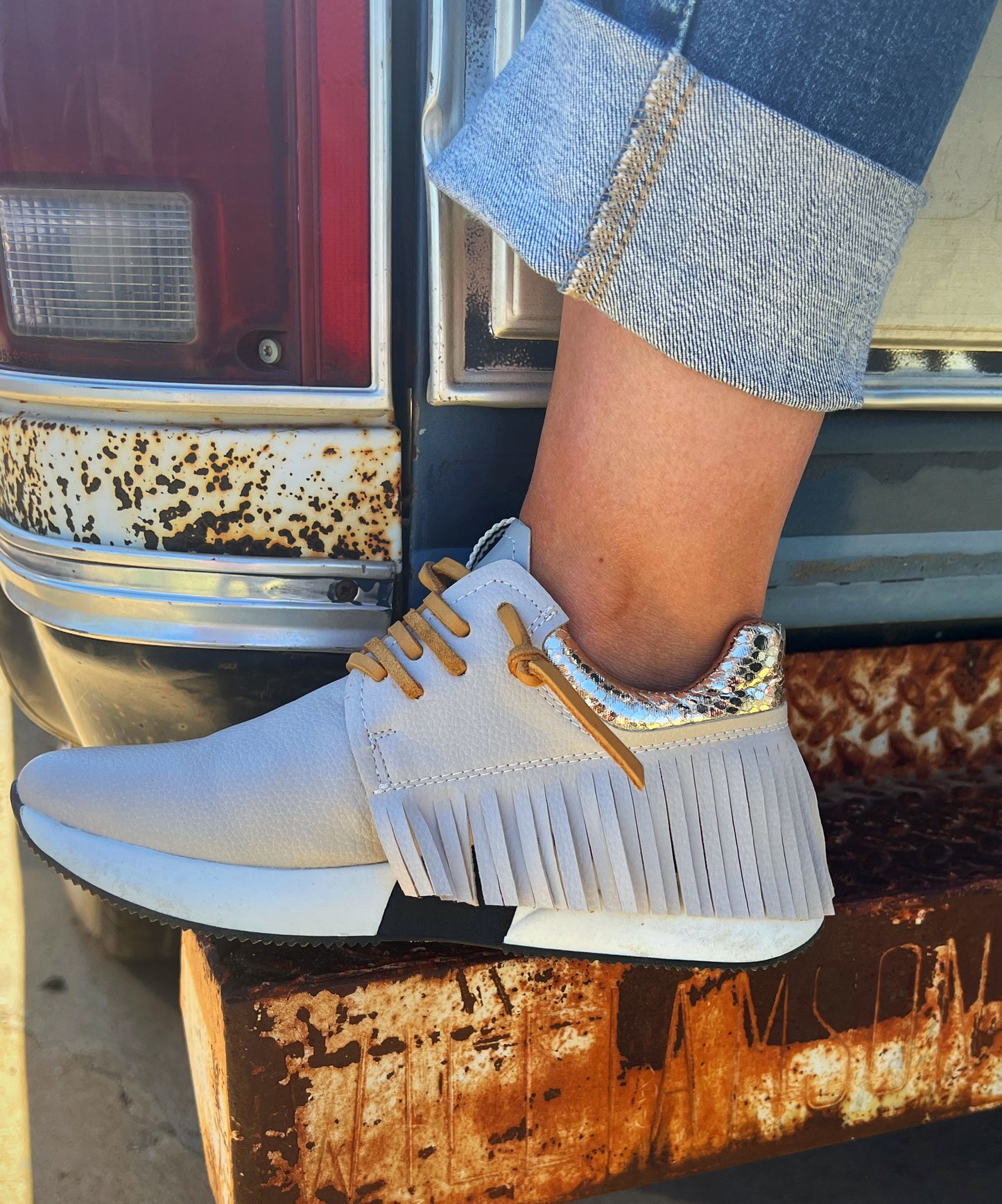 SHUSHOP Pepa Tan fringe sneakers