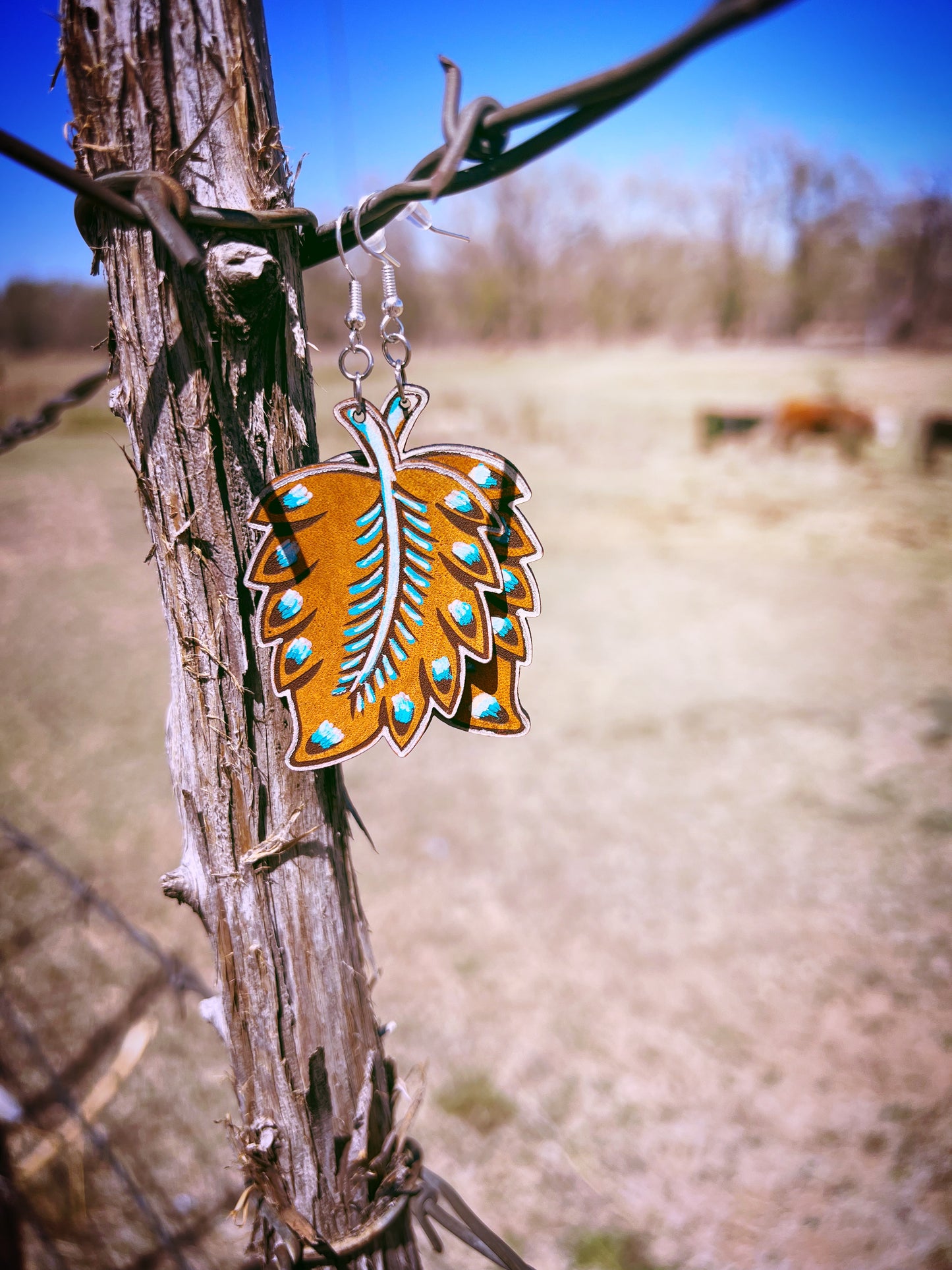 Shake the frost feather earrings