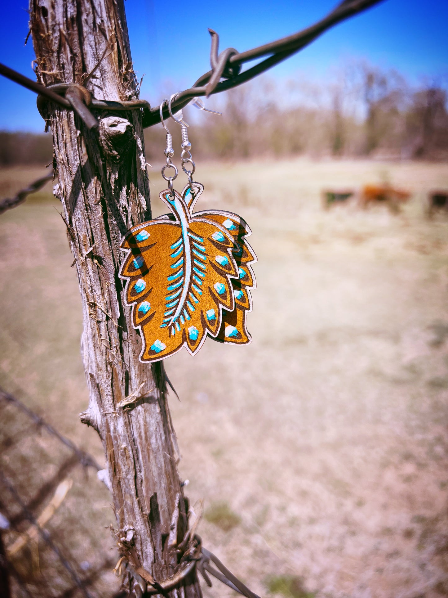 Shake the frost feather earrings